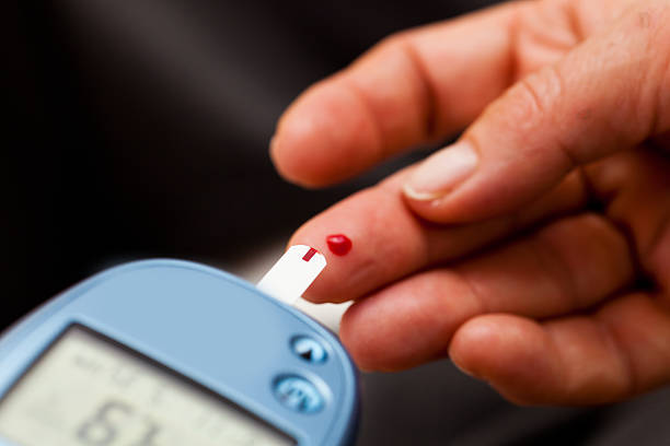 SIGNS THAT SHOWS YOUR BLOOD SUGAR IS HIGH AND 2 WAYS TO REDUCE IT