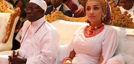 CHECK OUT THE MOMENT OSHIOMHOLE & HIS WIFE DANCED AT HIS 70TH BIRTHDAY CELEBRATION (PHOTOS)