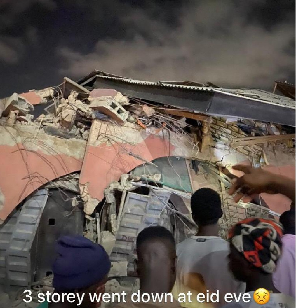 MANY TRAPPED AS THREE-STOREY BUILDING COLLAPSES ON IBADAN STREET, EBUTE METTA