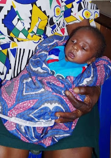 WOMAN ABANDONS HER ONE-MONTH-OLD BABY BOY IN A BUS IN ANAMBRA