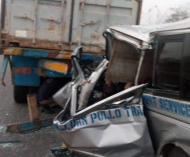 10 DIE IN ROAD ACCIDENT ON LAGOS – IBADAN EXPRESSWAY