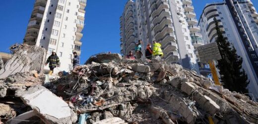 TURKEY ARRESTS BUILDINGS CONTRACTORS AS EARTHQUAKE DEATH TOLL SURPASSES 33,000