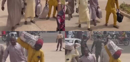 TRENDING PHOTOS OF NIGERIANS ARRIVING CBN OFFICE WITH SACKS OF OLD N500 AND N1000 NOTES