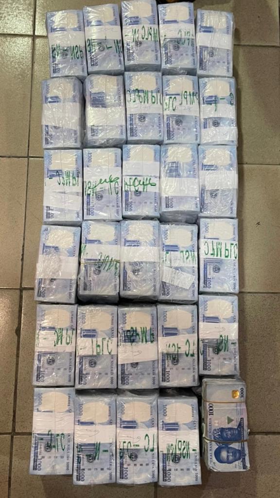 EFCC INTERCEPTS N32.4M NEW NAIRA NOTES ALLEGEDLY MEANT FOR VOTE-BUYING IN LAGOS