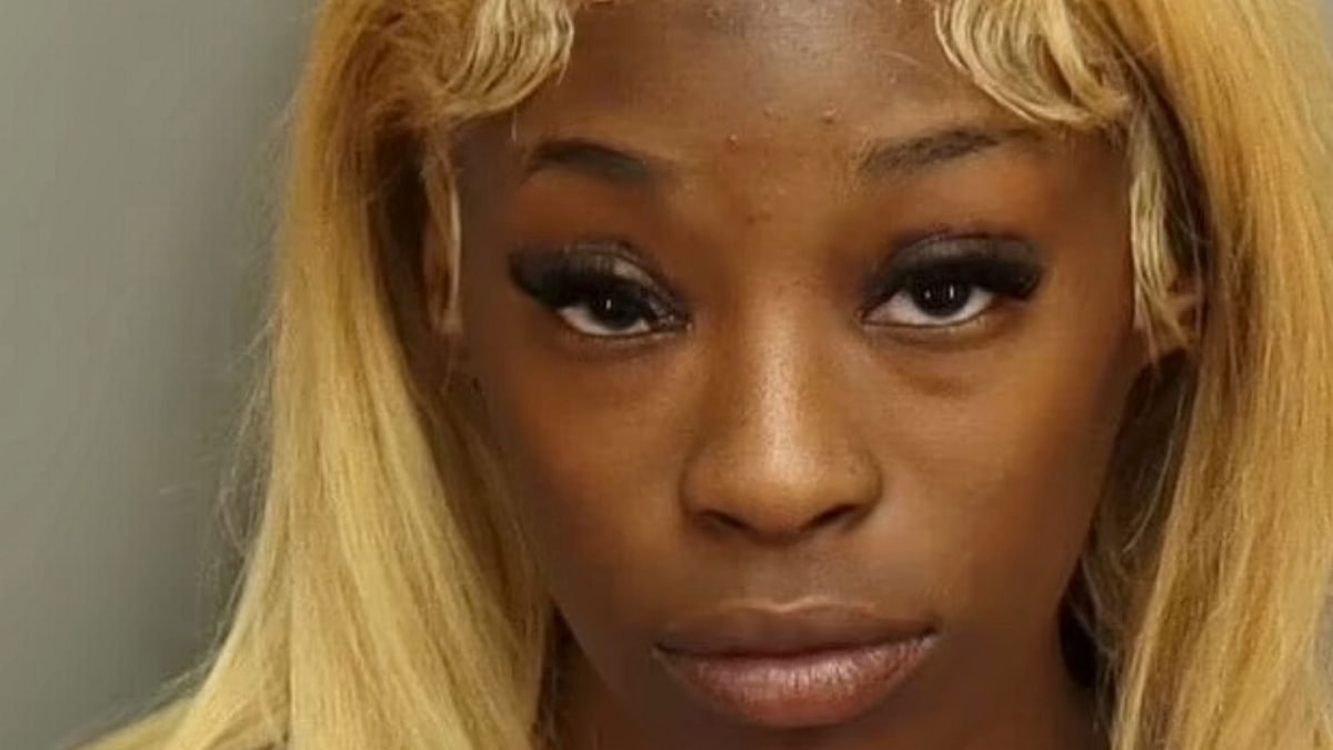 17-YEAR-OLD BABYSITTER ARRESTED AFTER RECORDING VIDEO OF HERSELF FORCING A TODDLER TO SMOKE CANNABIS