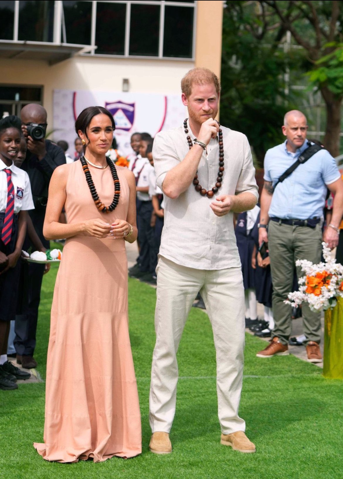 Prince Harry and Meghan Markle visit Abuja school as they arrive Nigeria (photos)